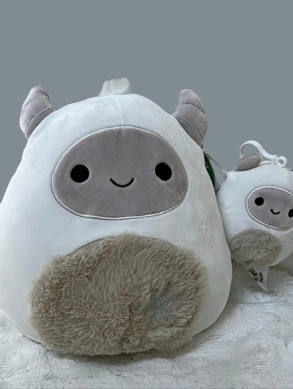NEW Squishmallows Amleth the Yeti  Set - Plush & Matching Clip-On